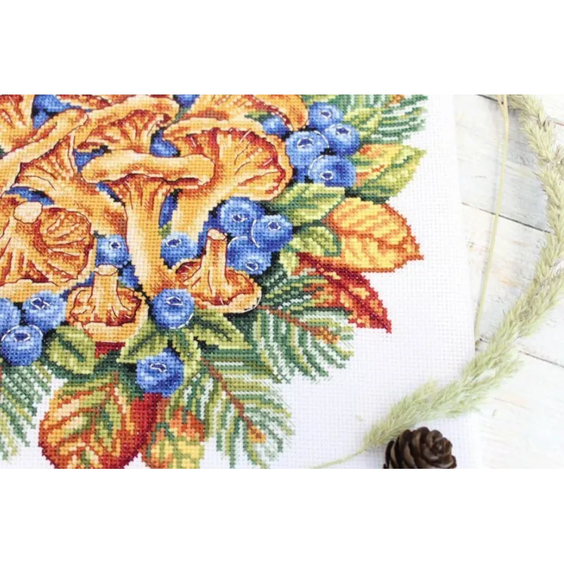 Cross stitch kit "Forest Treasures" SNV-772 (AS)