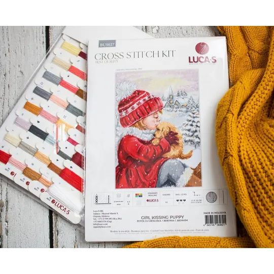 (D) Counted Cross Stitch Kit "Girl Kissing Puppy" 23x32cm SBU5027