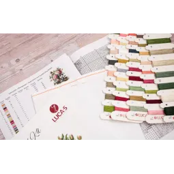 Siuvinėjimo kryželiu rinkinys "Vaza su rožėmis" 31x30cm SB7026