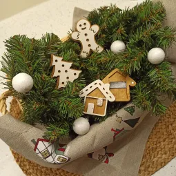 Wooden needle case "Cookie House" KF056/78